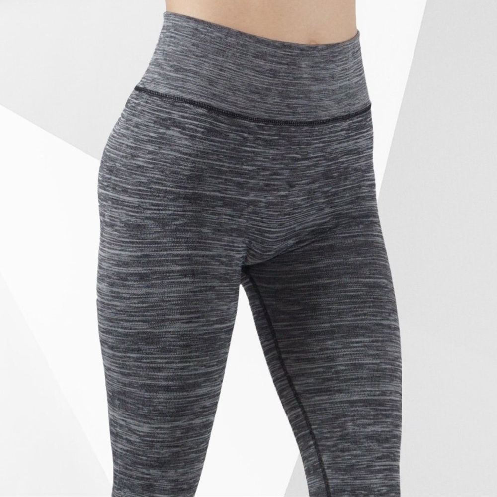 ⚜️ Power Flex Dry-Fit Workout Two Tone Capri Compression Leggings - Picture 2 of 7